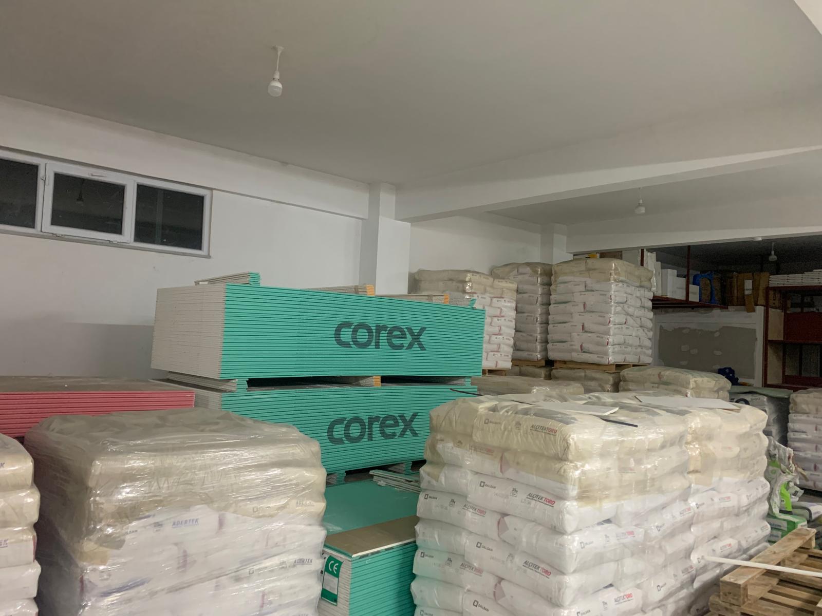 Karaca Yapı Dekorasyon depo: alçıpan ve torba alçı stokları